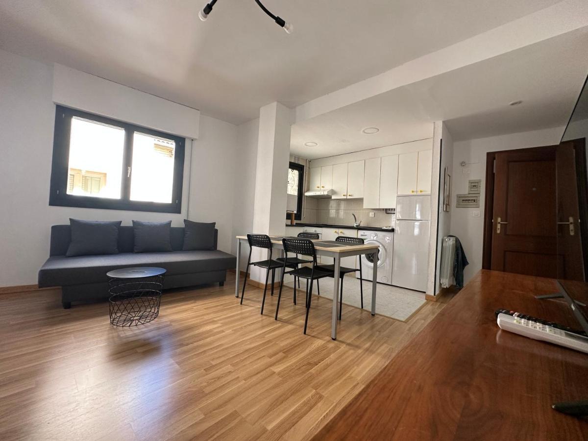 Dos Torres Hobbiton- En El Corazon Del Casco Historico Apartment Zaragoza Ngoại thất bức ảnh