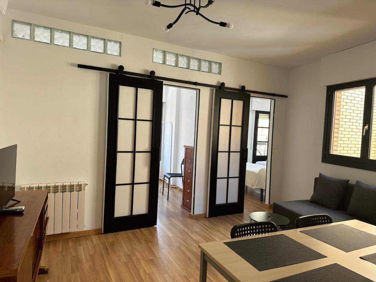Dos Torres Hobbiton- En El Corazon Del Casco Historico Apartment Zaragoza Ngoại thất bức ảnh