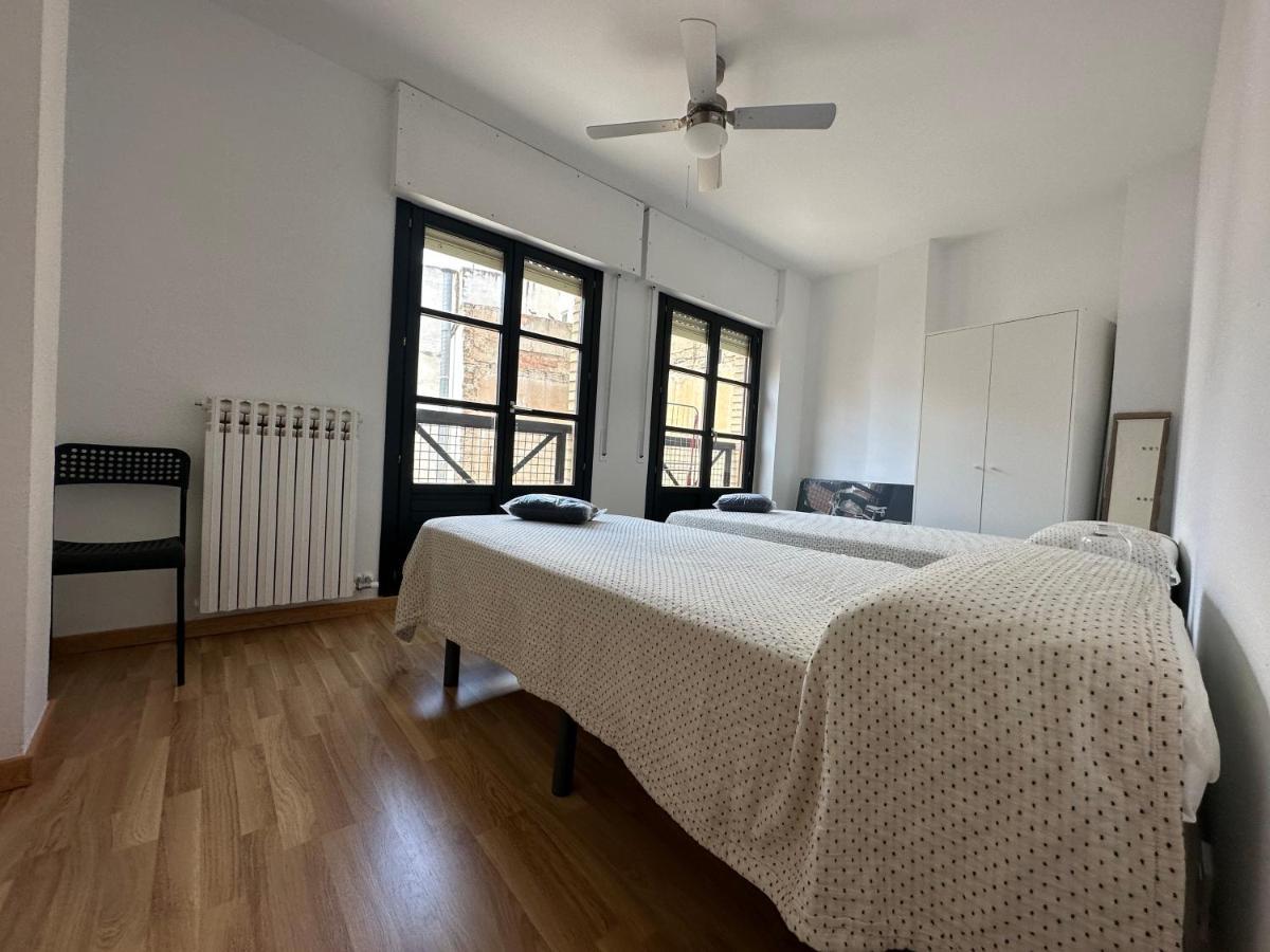 Dos Torres Hobbiton- En El Corazon Del Casco Historico Apartment Zaragoza Ngoại thất bức ảnh
